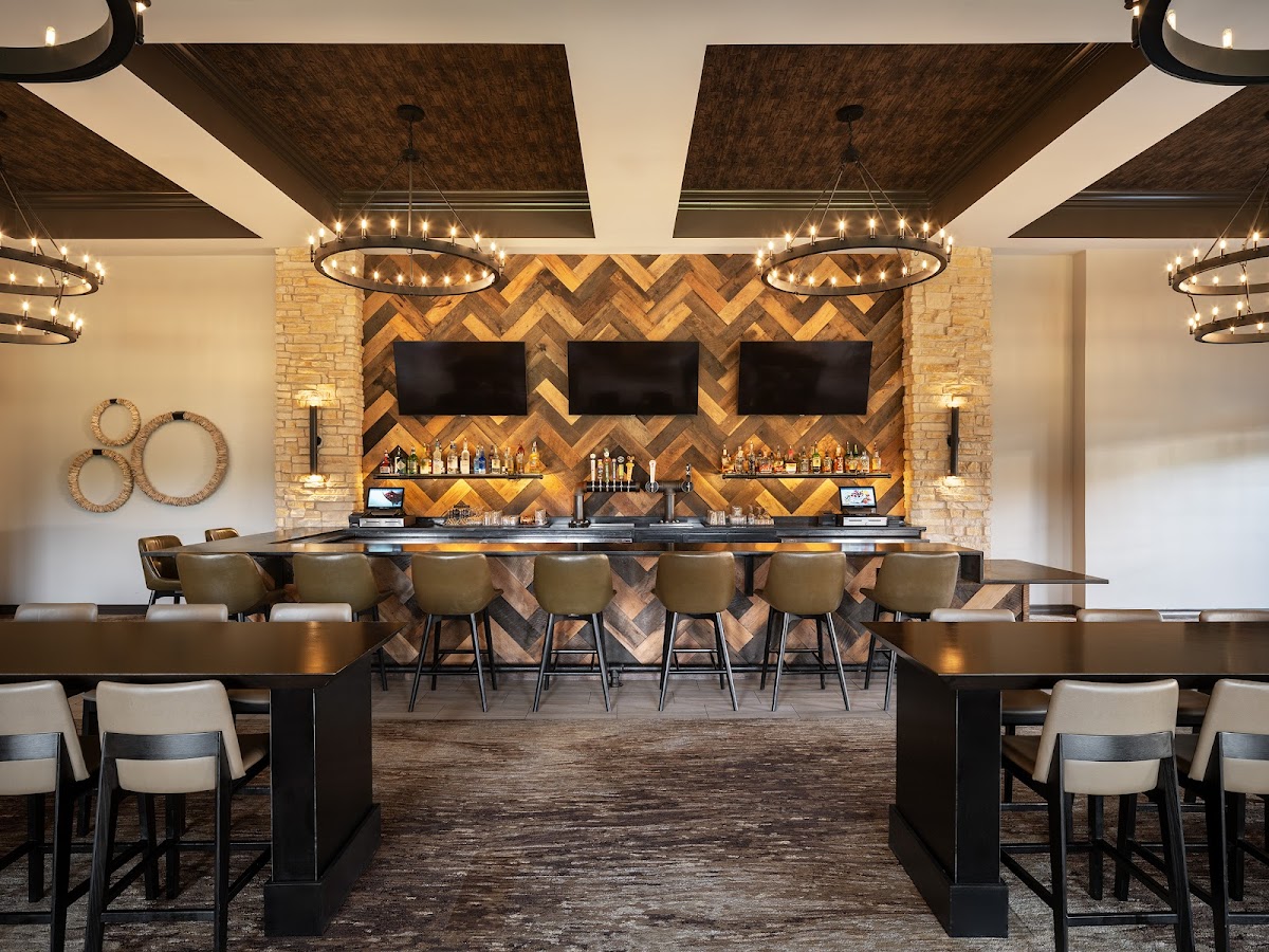 Smokin' Oak Bar & Grill